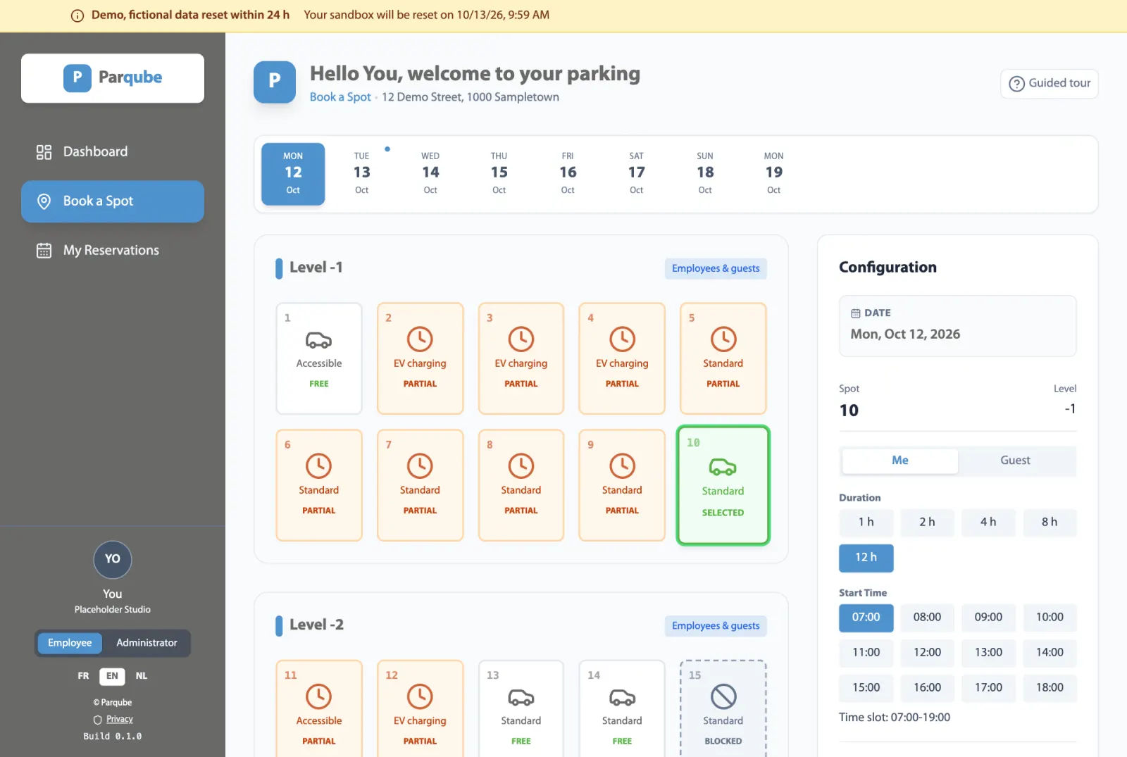Parqube booking screen: strip of days, level -1 spots with their state and the reservation settings panel